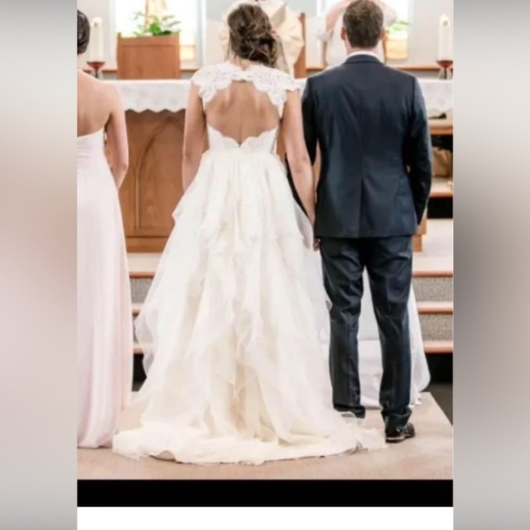 Hayley Paige KIRA Couture Wedding Gown size 10 - Picture 8 of 11